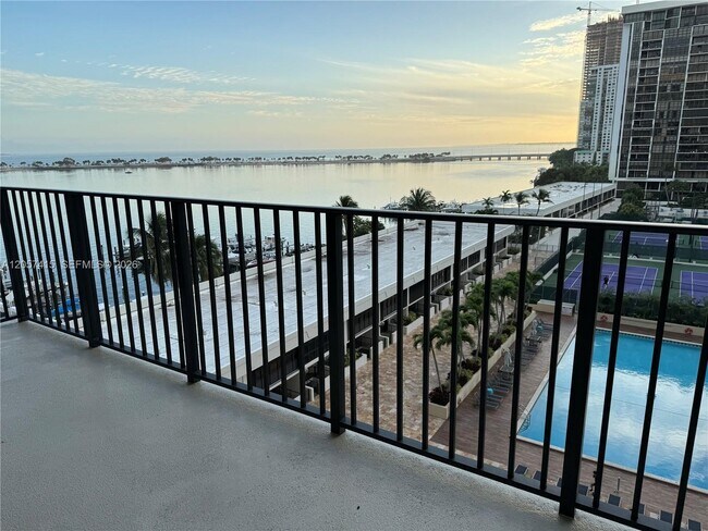 Building Photo - 1865 Brickell Ave