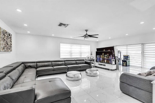 Building Photo - 4100 N 36th Ave