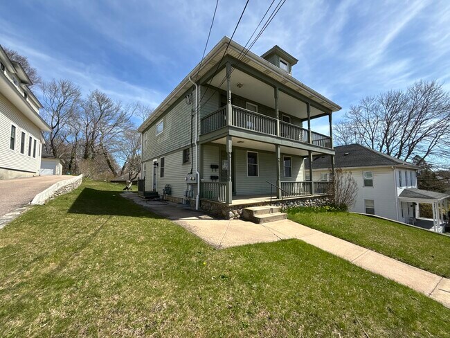 Building Photo - 55 Liberty St
