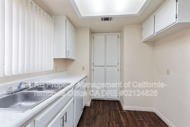 Building Photo - 28940 Calle Del Lago