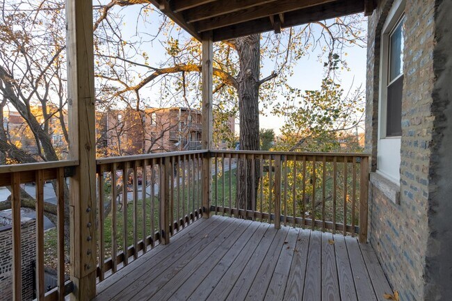 Building Photo - 5536 S King Dr