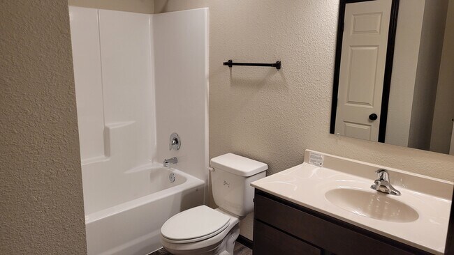 Building Photo - 628 Abraham Ct