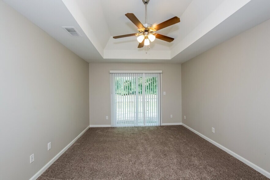 Building Photo - 11621 Long Forest Dr