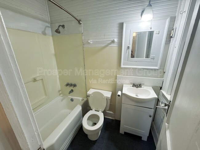 Building Photo - 93 Tradd St