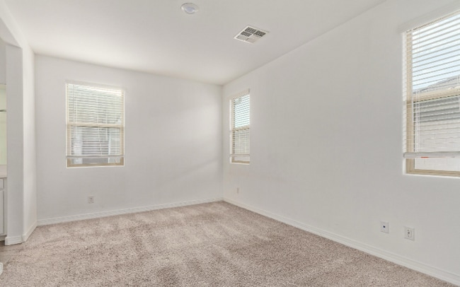 Building Photo - Great location near Westgate!