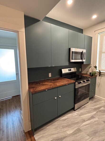 New Kitchen! - 3248 N Lawndale Ave