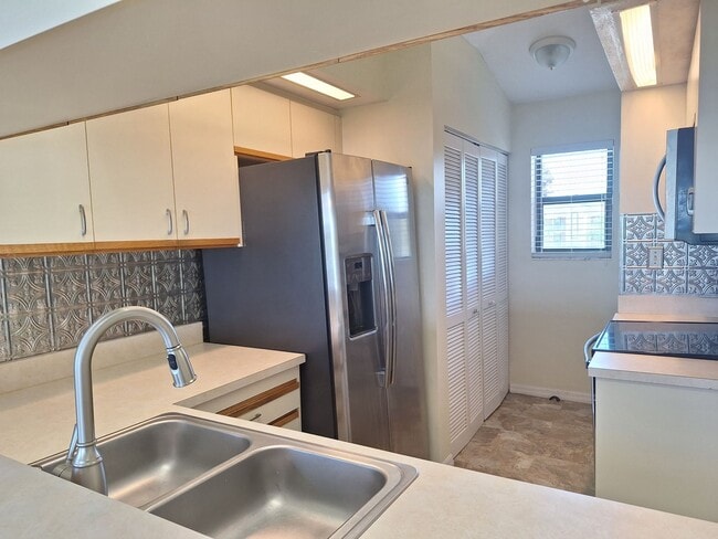 Building Photo - BOUCHELLE ISLAND - RIVERFRONT 2BR 2BA CONDO!!