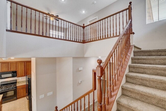 Building Photo - MARVELOUS 2 Story, 3 Bedroom Home with LOF...