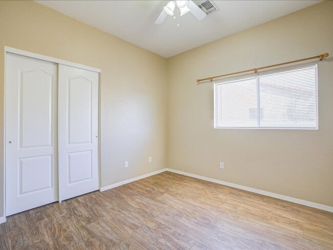 Building Photo - 3 Bedroom 2 Bathroom