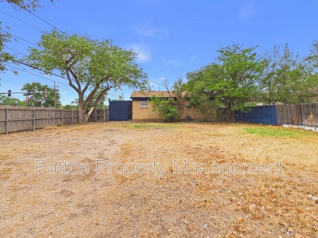 Building Photo - 3319 Teckla Blvd