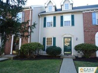 Building Photo - 31 Kingston Run