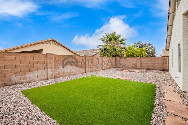 Building Photo - 3284 W Five Mile Peak Dr