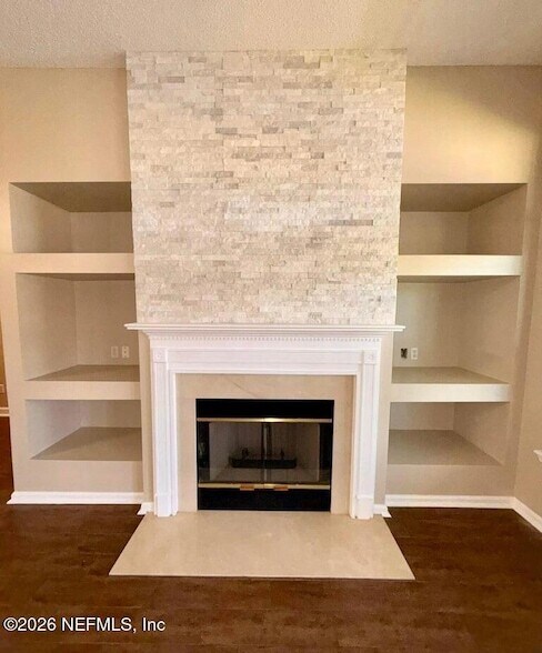 Building Photo - 6340 Lake Plantation Dr