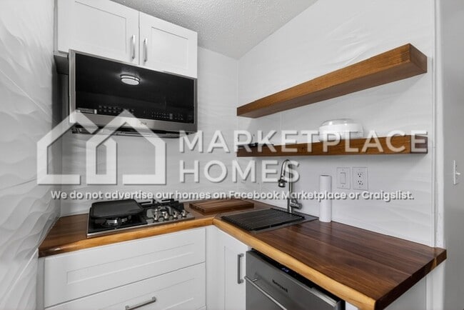 Building Photo - 1610 Jay St