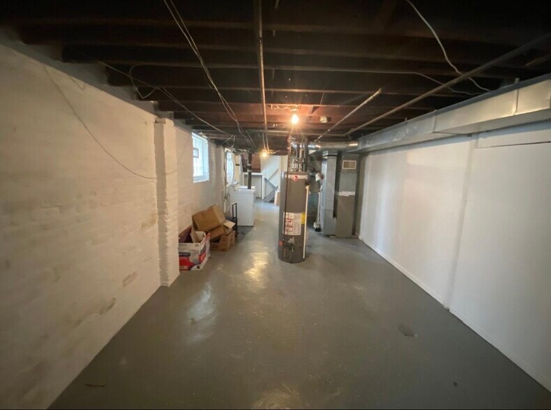 Building Photo - 1333 Beaconsfield Ave