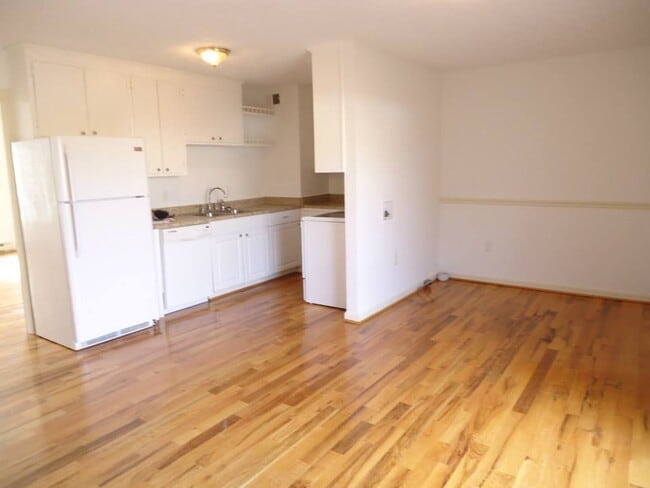 Building Photo - 146 Hackberry Dr