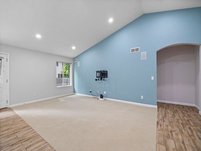 Building Photo - 3 Bed 2 Bath Home Available for Rent!!!