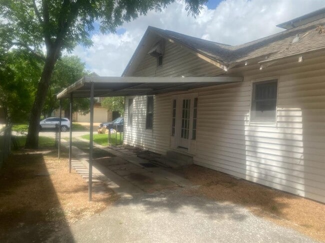 Building Photo - 4434 Oleander St