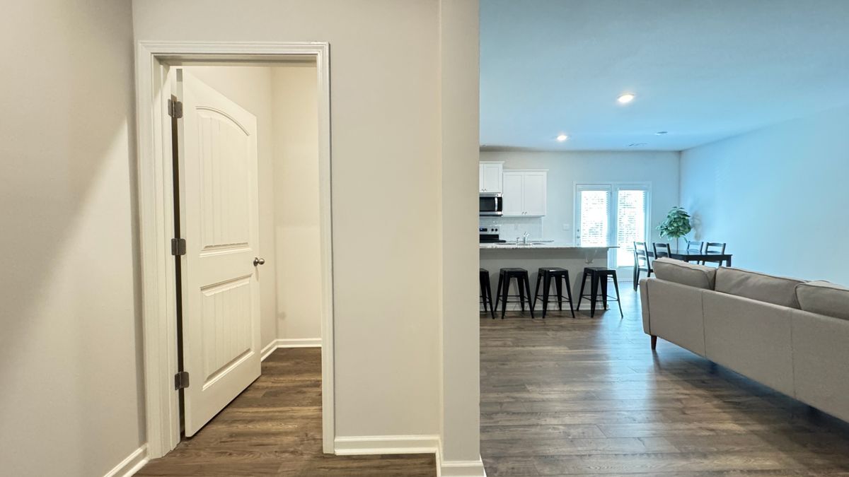 Building Photo - 488 Stoneybrook Dr