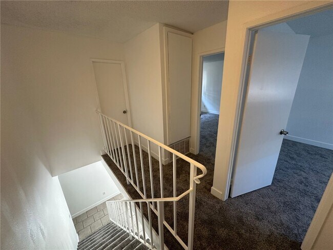 Building Photo - 1501 E Fairfield Ct