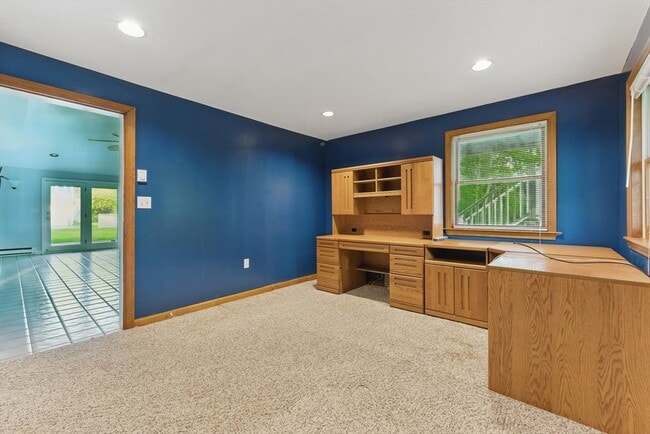 Building Photo - 121 Indian Meadow Dr