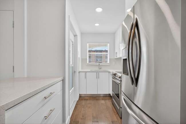 Building Photo - 110 Shore Ct