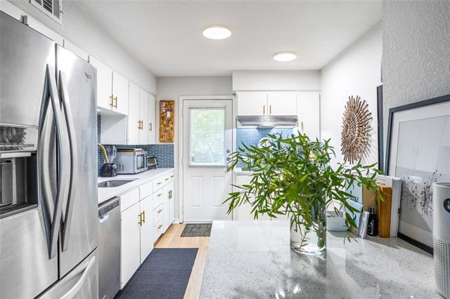 Building Photo - 7924 Royal Ln