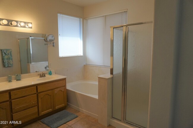 Building Photo - 3036 Softwind Dr