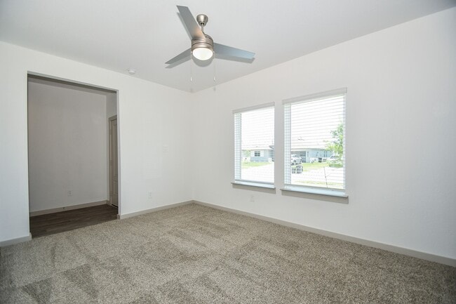 Building Photo - 8034 House bank Ln