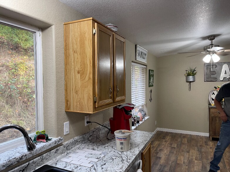 Building Photo - 276 Alpenridge Rd