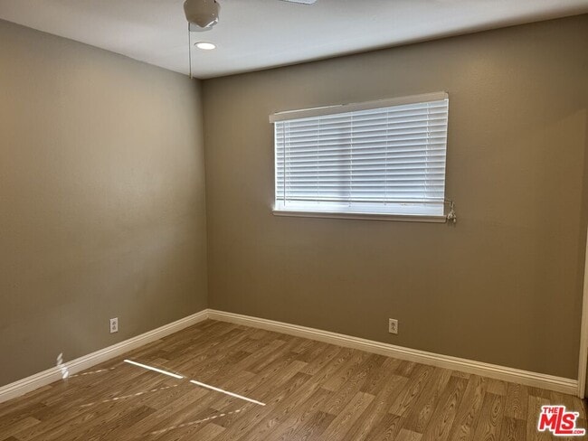 Building Photo - 631 Pepper Tree Dr