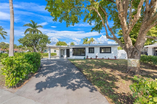 Building Photo - 455 SW 14th Ct