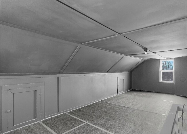 Building Photo - 404 N Bentley Ave