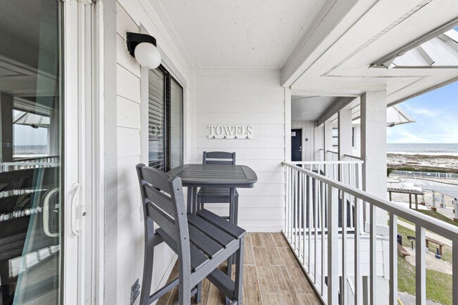 Building Photo - 405 Plantation Rd