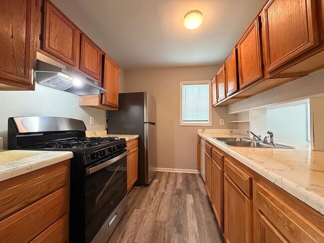 Building Photo - 3 bed 2 bath in Decatur!