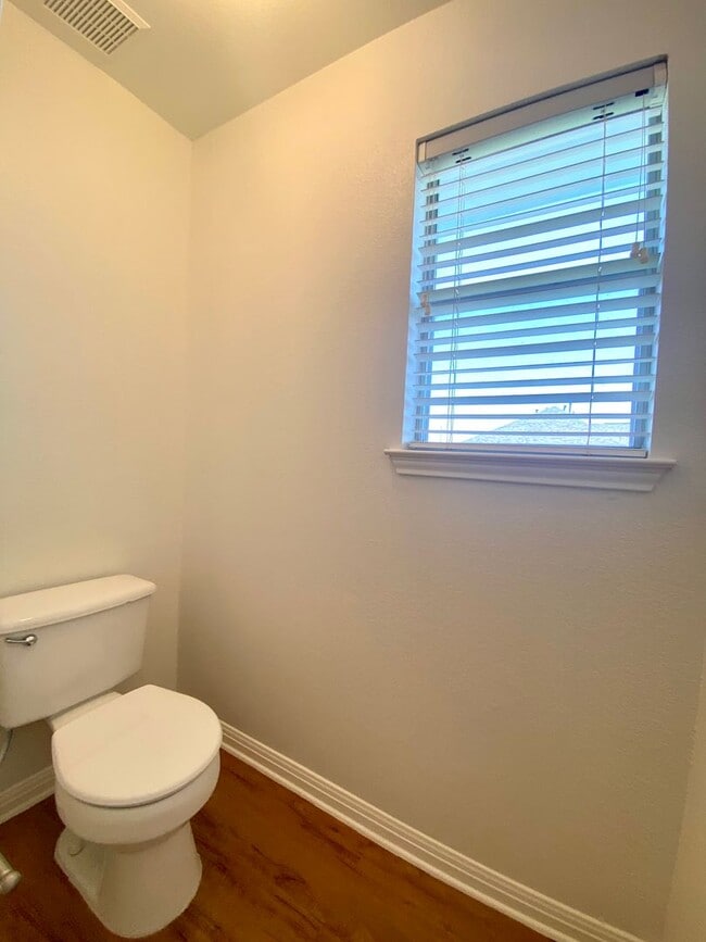 Building Photo - Lovely home in desirable Scofield Farms!