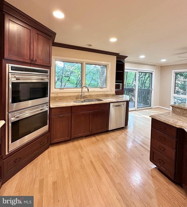 Building Photo - 2021 Lakebreeze Way