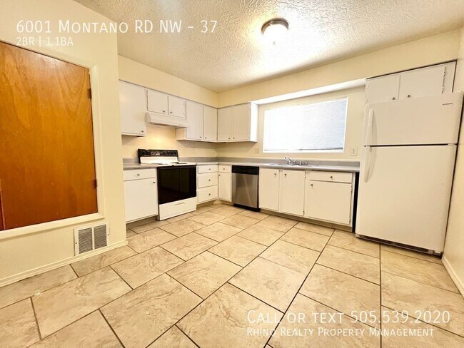 Building Photo - 6001 Montaño Rd NW