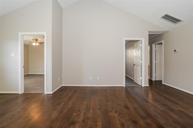 Building Photo - 28419 Champion Oaks Dr