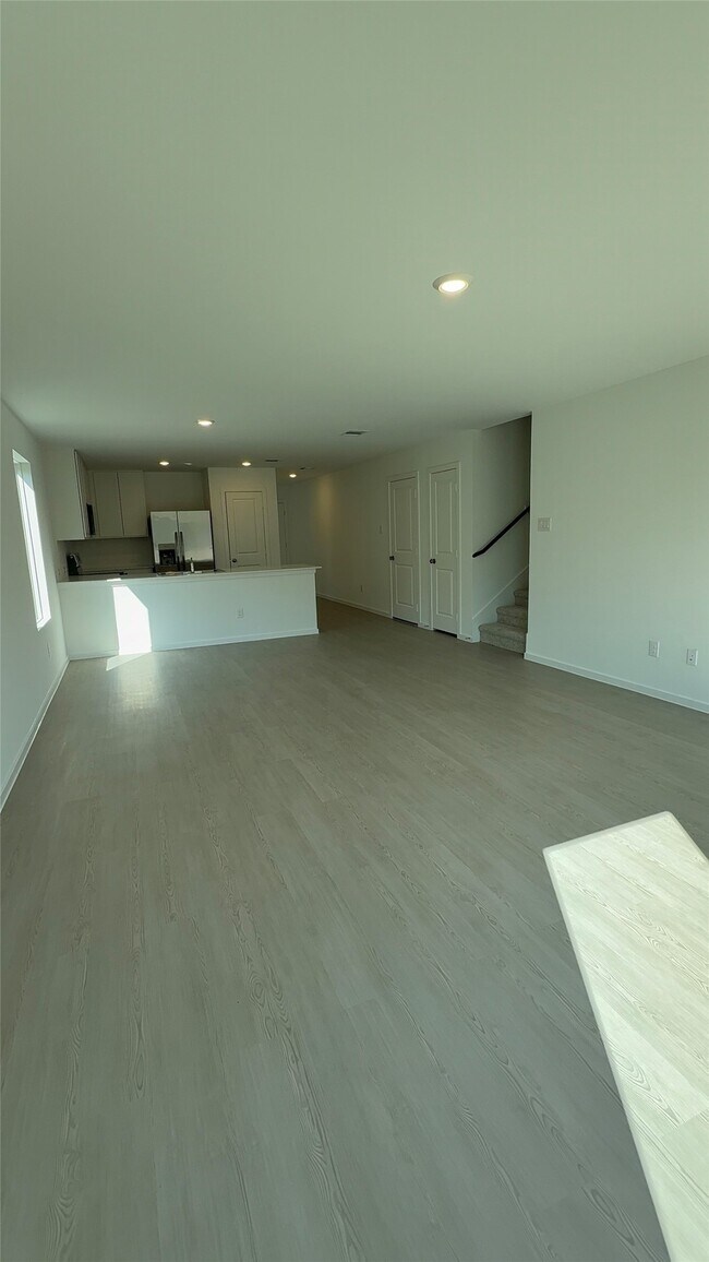 Building Photo - 331 Parkin Ct