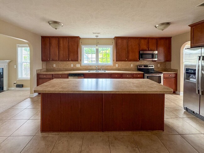 Building Photo - Gorgeous 3 Bed 2.5 Bath Home on Corner Lot