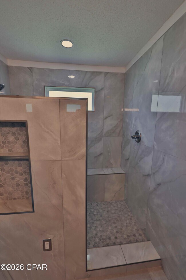 Building Photo - 3931 Treasure Cir