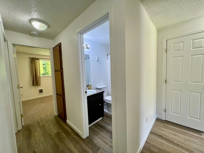 Building Photo - (#724) Duplex Near Squaxin Park - Water/Se...