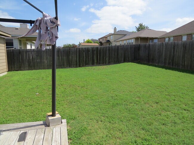 Building Photo - "Charming 3-Bedroom Home with 2 Baths on K...