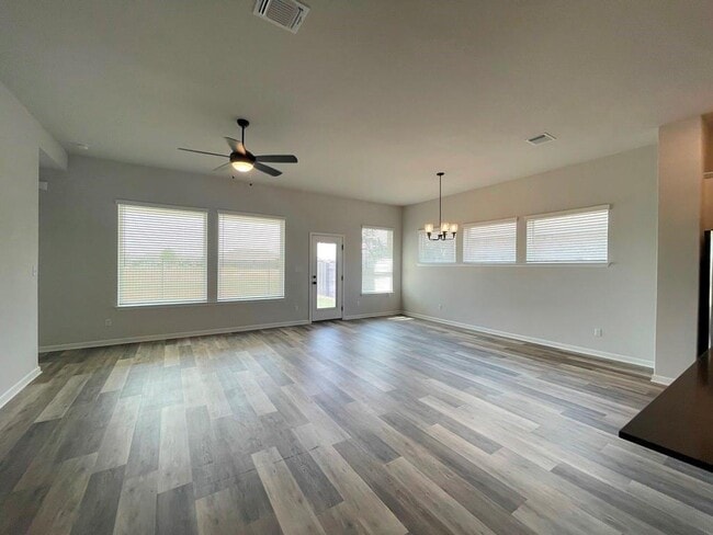 Building Photo - 149 Patrick Herndon Dr