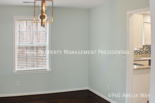 Building Photo - 4940 Abelia Way