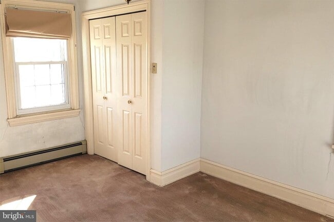 Building Photo - 172 Street Rd