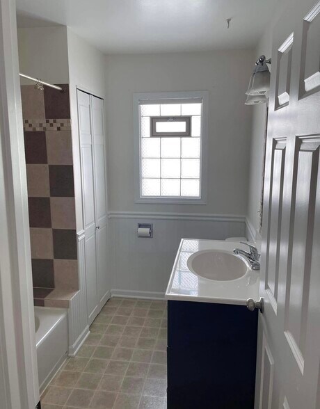 Building Photo - 1506 Catherine St