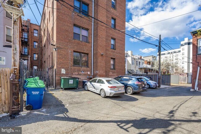 Building Photo - 1321 Fairmont St NW