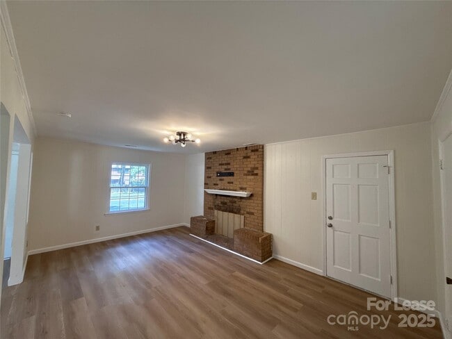 Building Photo - 6201 Bonnybrook Ln